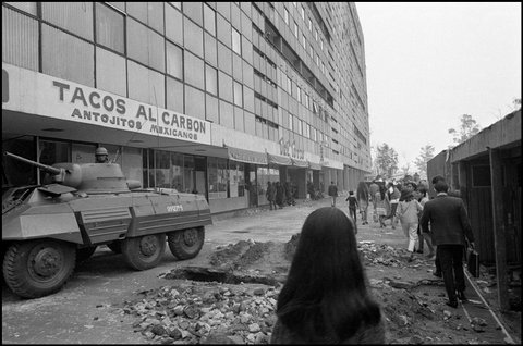 (c) Raymond Depardon / Magnum Photos