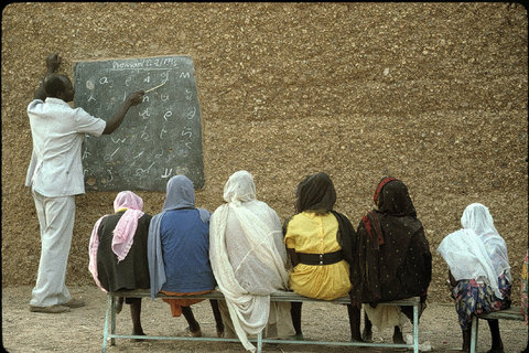 (c)  Abbas        / Magnum Photos