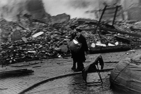 (c) George Rodger / Magnum Photos