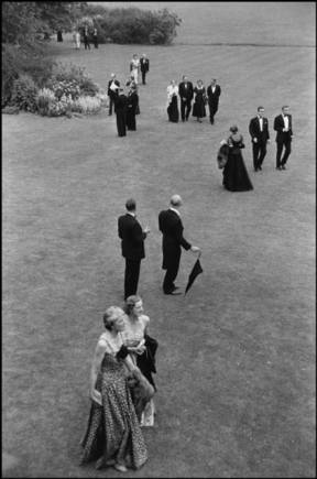 (c) Henri Cartier-Bresson / Magnum Photos