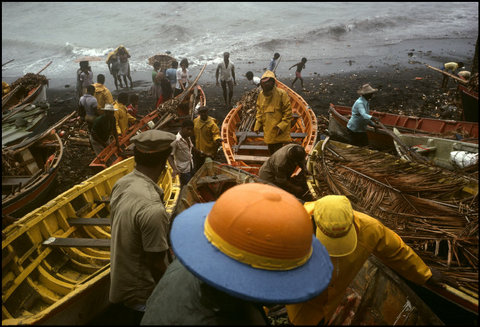 (c) Jean Gaumy / Magnum Photos