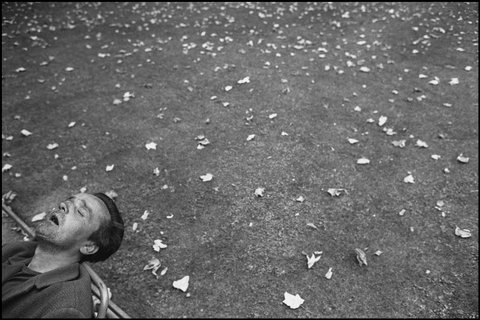 (c) Richard Kalvar / Magnum Photos