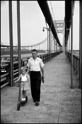 (c) Erich Hartmann / Magnum Photos