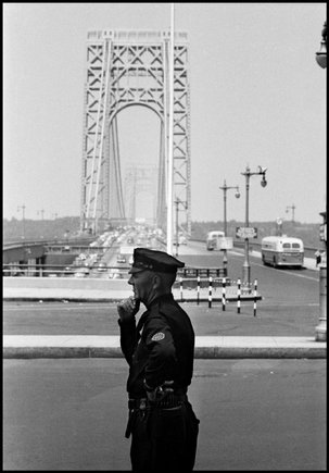 (c) Erich Hartmann / Magnum Photos