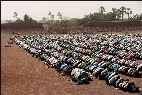 (c) Abbas / Magnum Photos