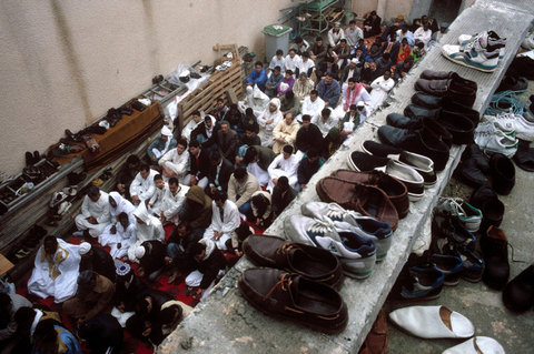 (c)  Abbas        / Magnum Photos