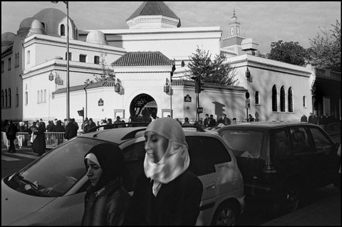 (c)  Abbas        / Magnum Photos