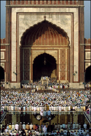 (c)  Abbas        / Magnum Photos