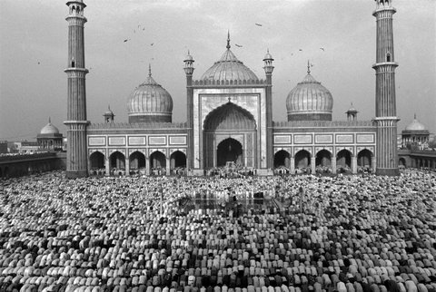 (c)  Abbas        / Magnum Photos