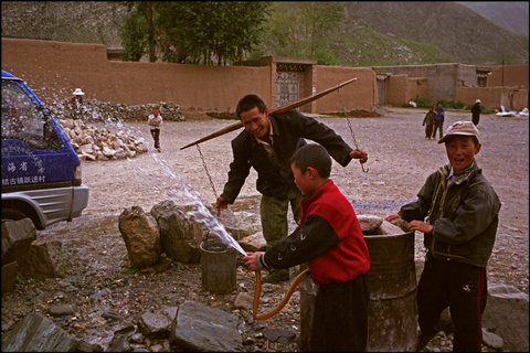 (c) Ian Berry / Magnum Photos