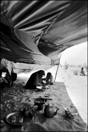 (c) Raymond Depardon / Magnum Photos