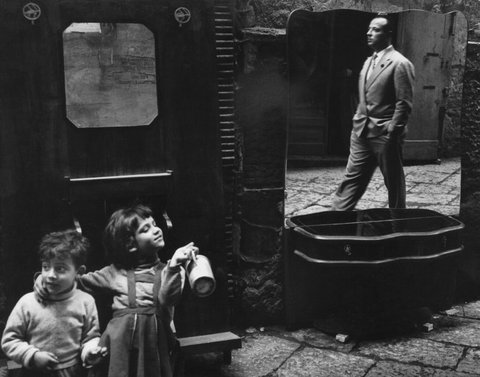 (c) Herbert List / Magnum Photos