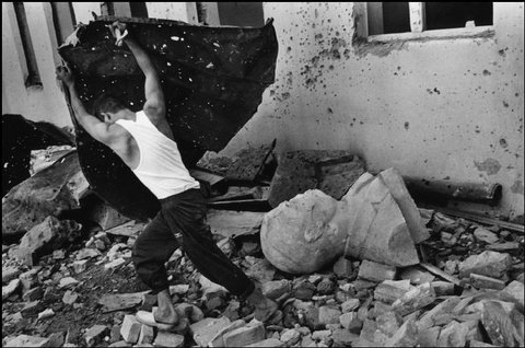 (c) Thomas Dworzak / Magnum Photos