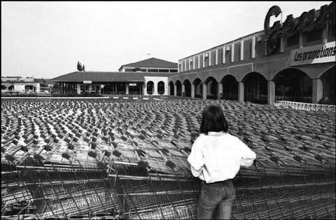 (c) Raymond Depardon / Magnum Photos