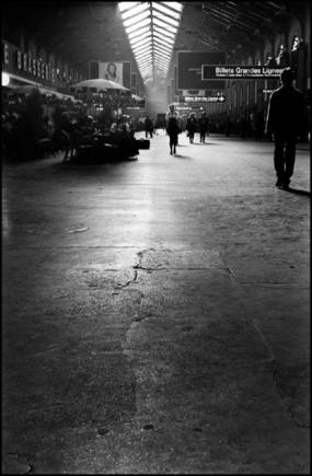 (c) Raymond Depardon / Magnum Photos