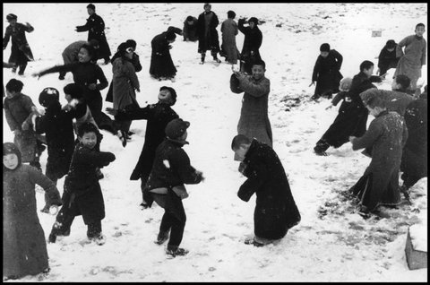 (c) Cornell Capa Photos by Robert Capa © 2001 / Magnum Photos