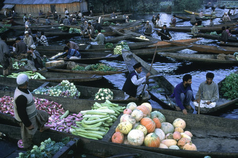 (c) Steve McCurry / Magnum Photos