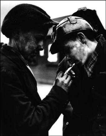 (c) ROBERT  CAPA © 2001 By Cornell Capa / Magnum Photos