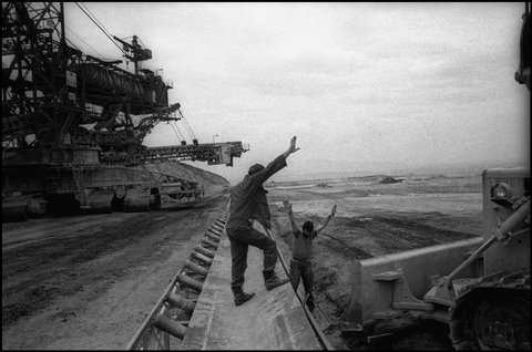 (c) Nikos Economopoulos / Magnum Photos