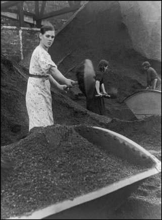 (c) David Seymour / Magnum Photos