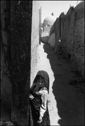 (c) Bruno Barbey / Magnum Photos