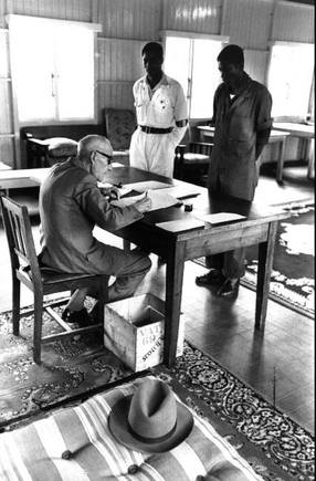 (c) Ian Berry / Magnum Photos