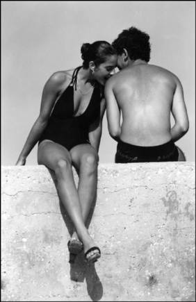 (c) Raymond Depardon / Magnum Photos