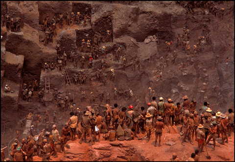 (c) Miguel Rio Branco / Magnum Photos