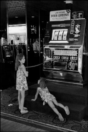 (c) Henri Cartier-Bresson / Magnum Photos