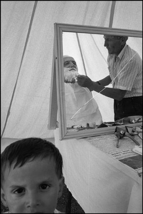 (c) John Vink / Magnum Photos