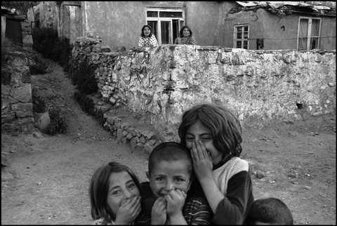 (c) Nikos Economopoulos / Magnum Photos