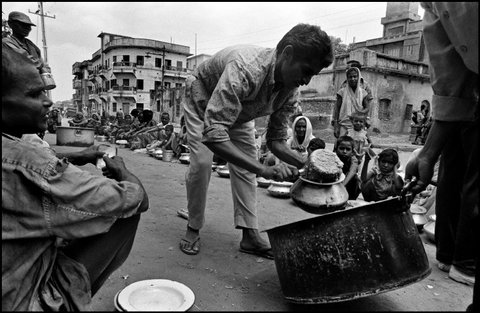 (c) Raghu Rai / Magnum Photos