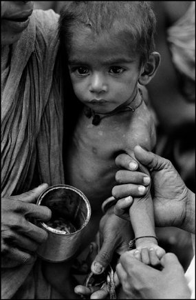 (c) Raghu Rai / Magnum Photos