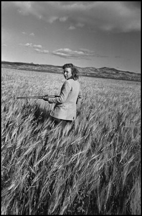 (c) ROBERT  CAPA © 2001 By Cornell Capa / Magnum Photos