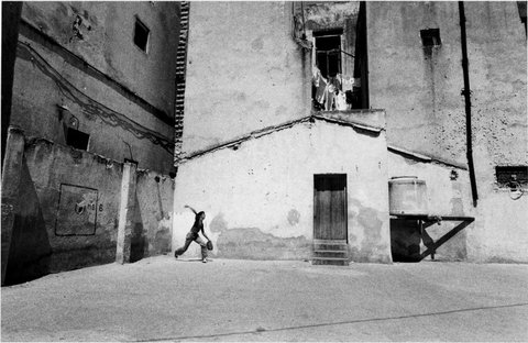 (c) Susan Meiselas / Magnum Photos
