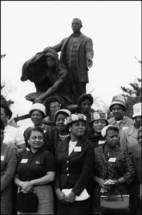 (c) Henri Cartier-Bresson / Magnum Photos