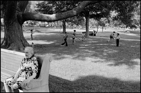 (c) Constantine Manos / Magnum Photos