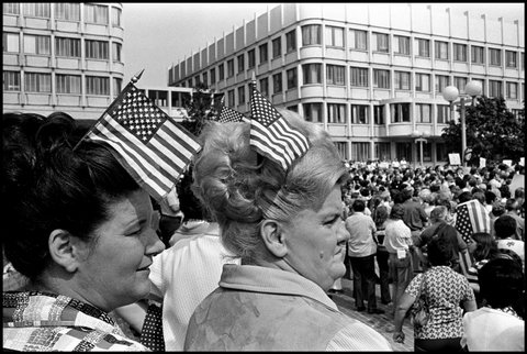 (c) Constantine Manos / Magnum Photos