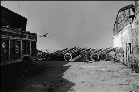 (c) Raghu Rai / Magnum Photos