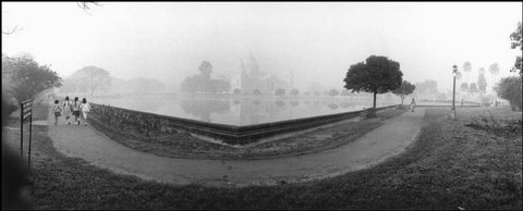(c) Raghu Rai / Magnum Photos