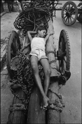 (c) Raghu Rai / Magnum Photos