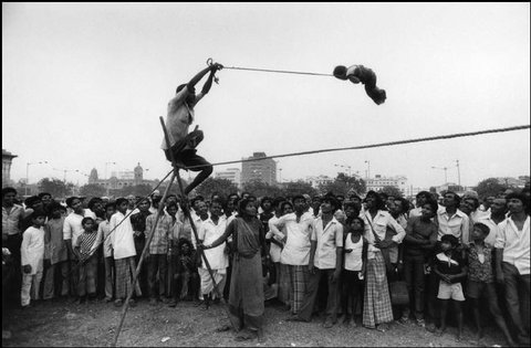 (c) Raghu Rai / Magnum Photos