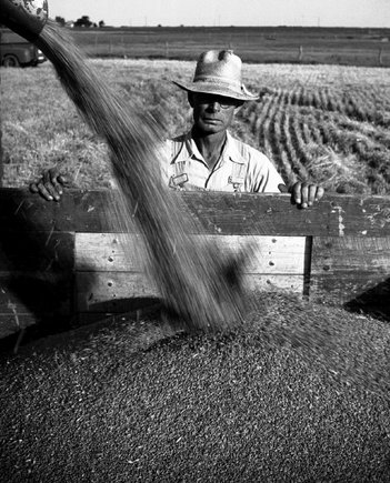 (c) Erich Hartmann / Magnum Photos