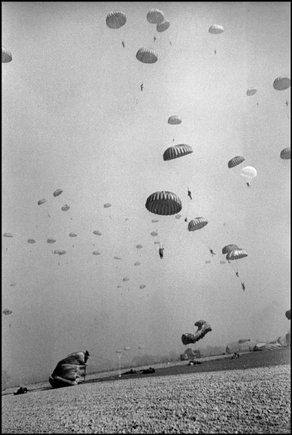 (c) ROBERT  CAPA © 2001 By Cornell Capa / Magnum Photos