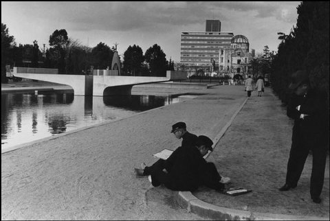 (c) Henri Cartier-Bresson / Magnum Photos