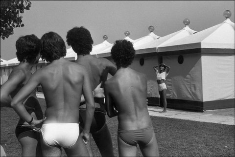 (c) Raymond Depardon / Magnum Photos