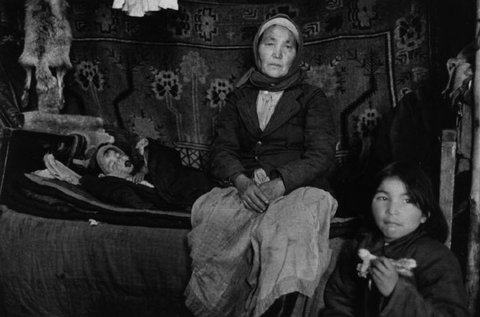 (c) Hiroshi Hamaya / Magnum Photos