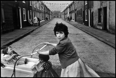 (c) Philip Jones Griffiths / Magnum Photos