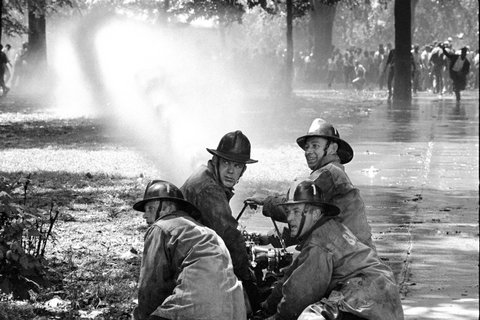 (c) 
Bob Adelman
 / Magnum Photos