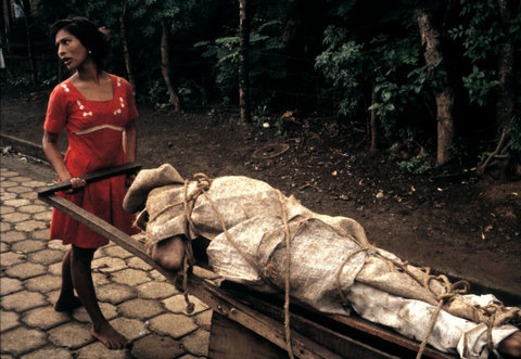 (c) Susan Meiselas / Magnum Photos